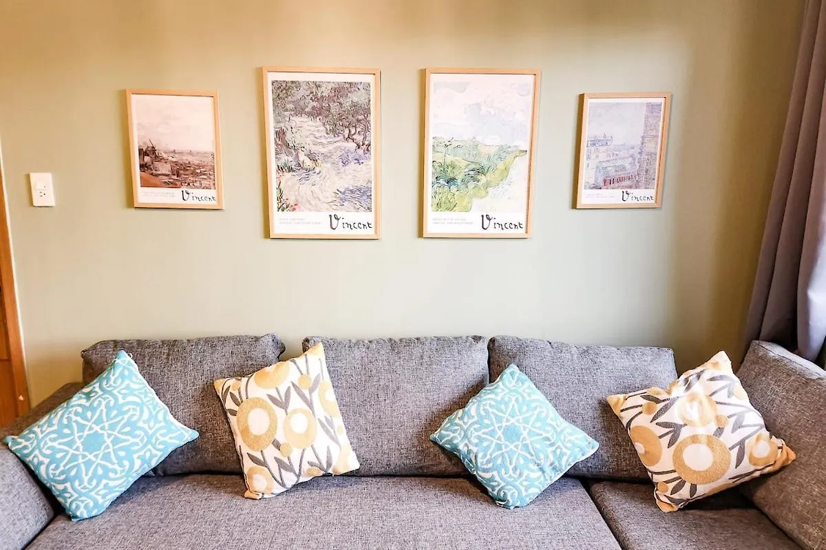 Artsy 110Sqm 2Br In Moa 200Mbps Wifi Xbox Printer Apartment Manila