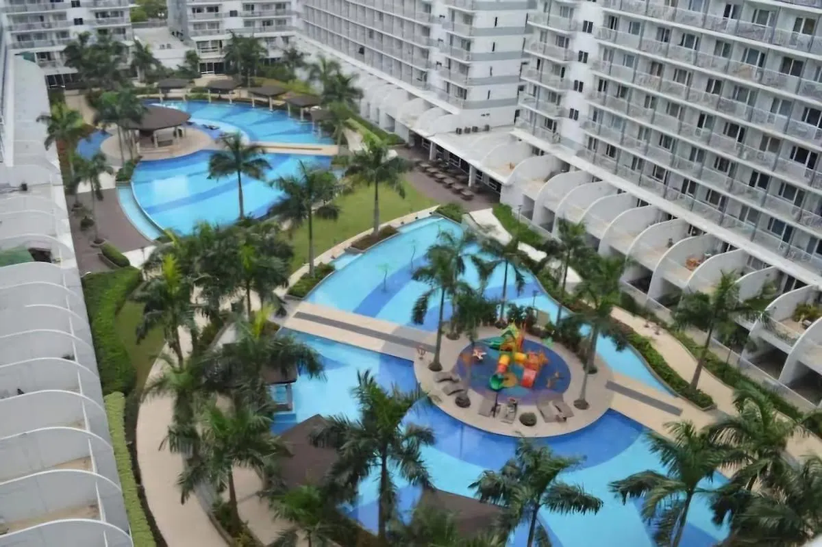 Artsy 110Sqm 2Br In Moa 200Mbps Wifi Xbox Printer Apartment Manila