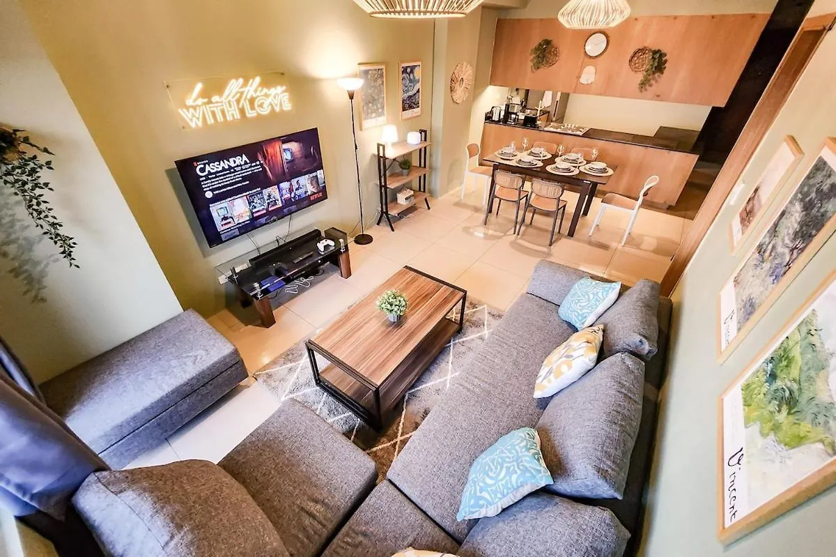 Artsy 110Sqm 2Br In Moa 200Mbps Wifi Xbox Printer Apartment Manila