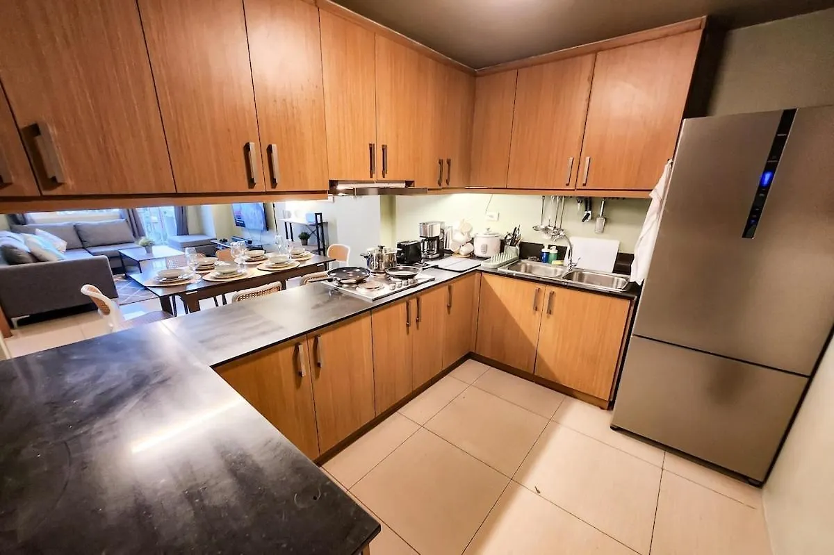Artsy 110Sqm 2Br In Moa 200Mbps Wifi Xbox Printer Apartment Manila