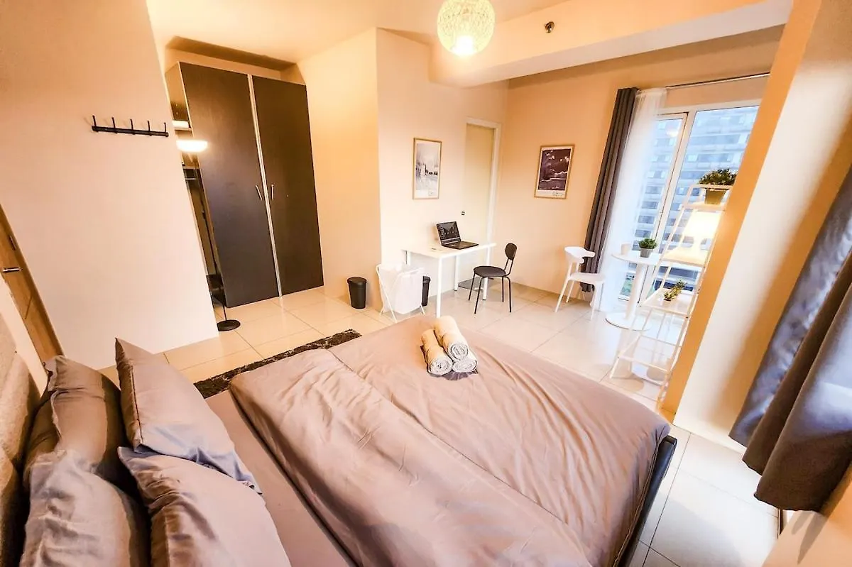 Artsy 110Sqm 2Br In Moa 200Mbps Wifi Xbox Printer Apartment Manila